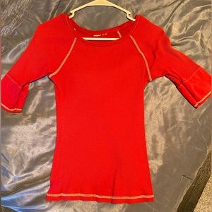 This is a comfy 3/4 sleeve shirt.